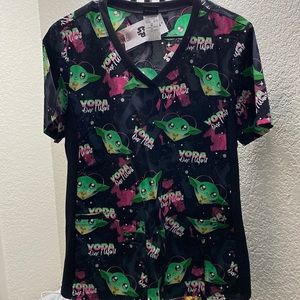 Size M baby Yoda scrub top